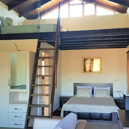 Lithos Apartment