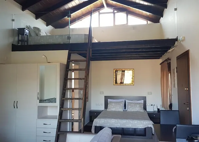 Lithos Apartment Amfiklia